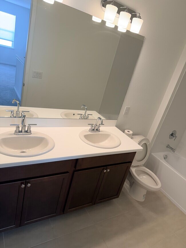 Building Photo - 15077 Shady Palms Ln