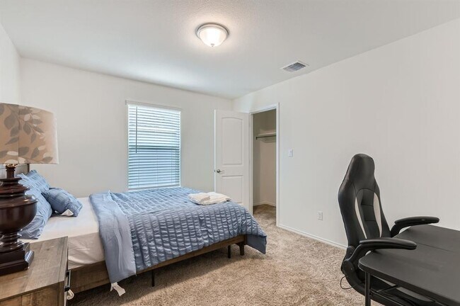 Building Photo - 2110 Goji Ln