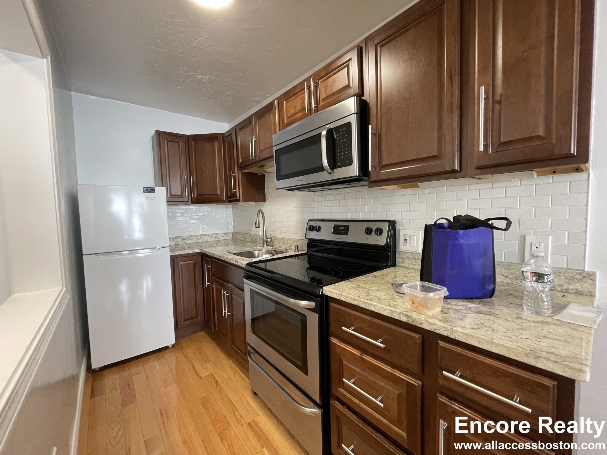 Building Photo - 108 Peterborough St