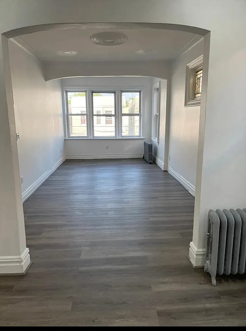 Building Photo - 275 Linden Ave