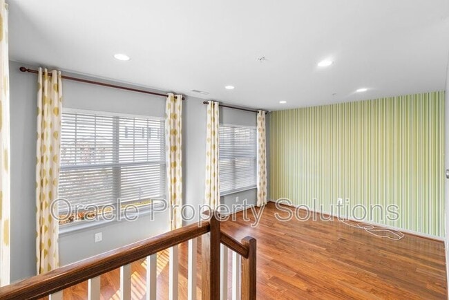 Building Photo - 1201 Falcon Point Dr