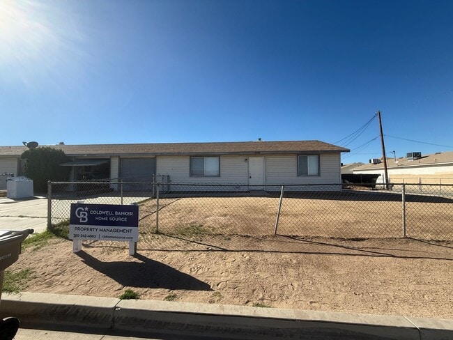 Building Photo - Hesperia Duplex-Spacious 2 Bedrooms, 1 Bathroom, New Interior Paint