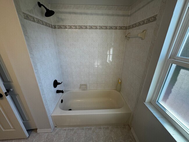 Building Photo - ? Move-In Ready 3/2/2 Near Ocala – Nearly 2,000 Sq Ft & Beautifully Updated! ?