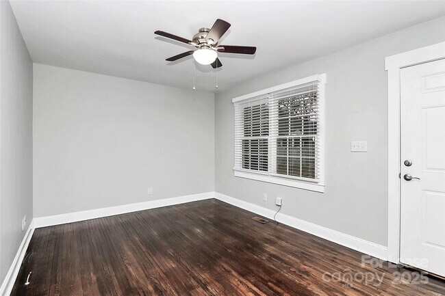 Building Photo - 1826 Merriman Ave