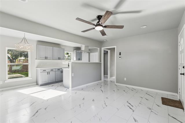 Building Photo - 2504 Avon Dr