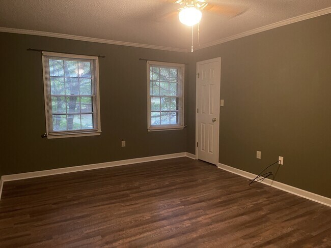 Building Photo - 163 Bent Tree Dr