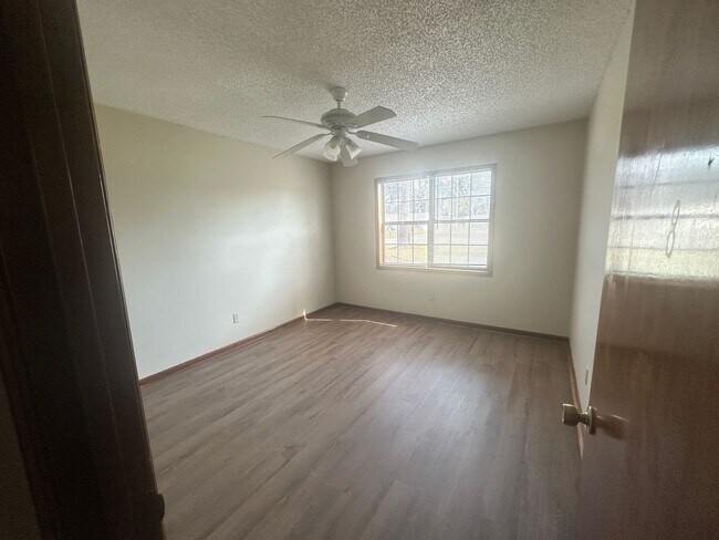Building Photo - 3 Bedroom/2 Bath home in Valdosta