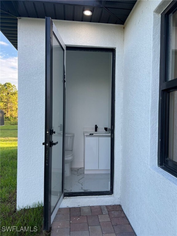 Building Photo - 813 Aiken Ave