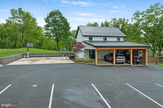 Building Photo - 2406 Upper Ridge Rd