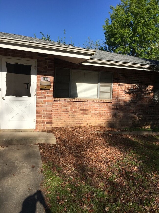 Primary Photo - 410-412 S Blair St