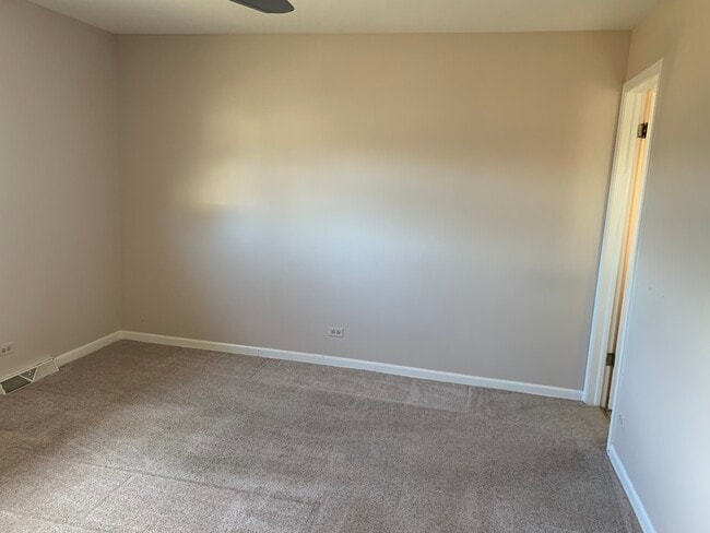 Building Photo - 7609 Hayenga Ln