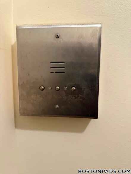 Building Photo - 17-19-19 Washington St S