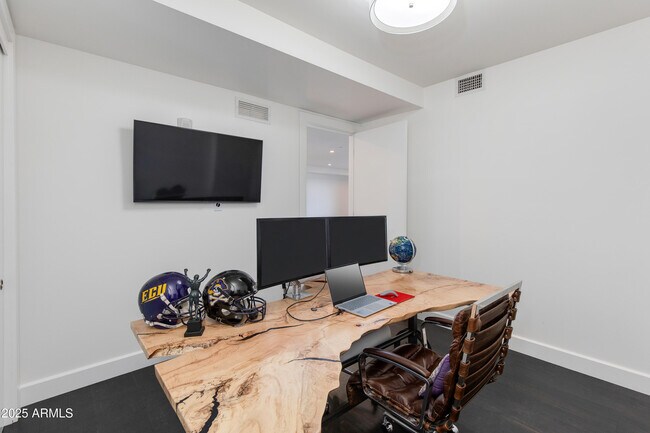 Building Photo - 4422 N 75th St