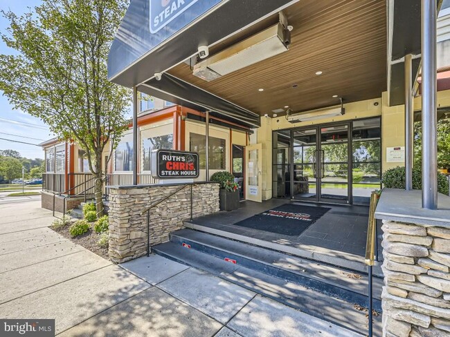Building Photo - 320 Chessington Dr