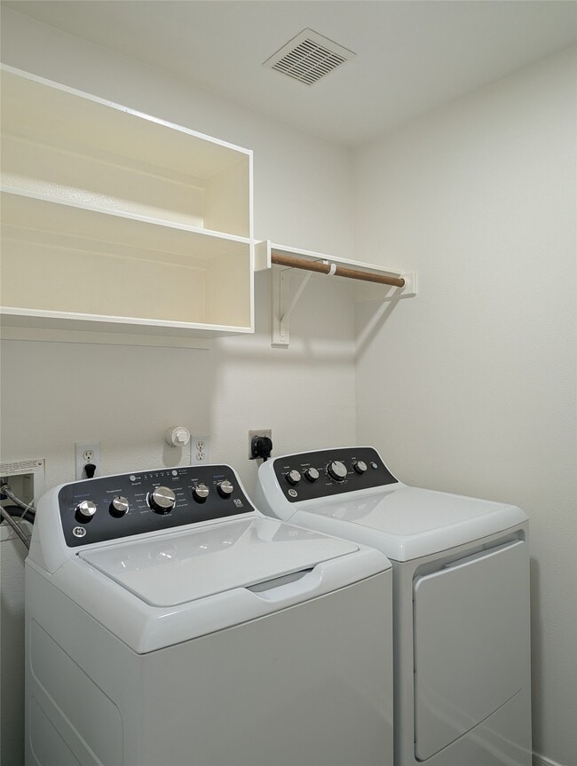 Building Photo - 5618 Savannah Woods Ln