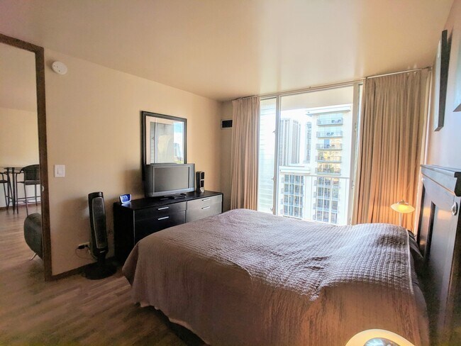Building Photo - PAVILION AT WAIKIKI FULLY FURNISHED 1BD/1BA/1PK CENTRAL AC
