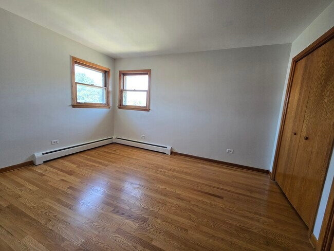 Building Photo - 6549 N Natoma Ave
