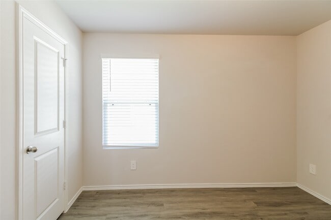 Building Photo - 13446 Musky Dr