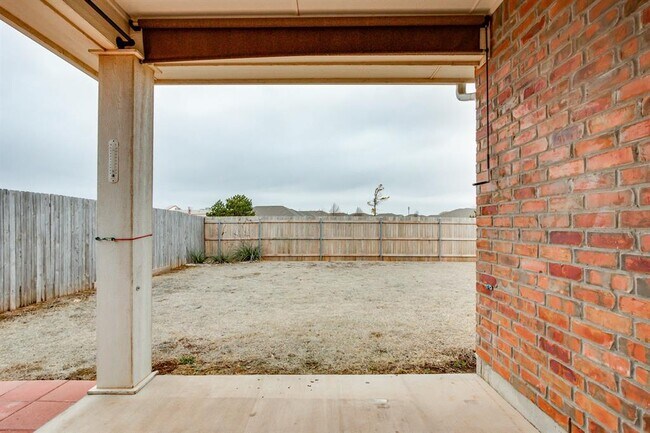 Building Photo - 13321 Beaumont Dr