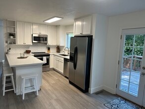 Building Photo - 4530 West Walnut Street