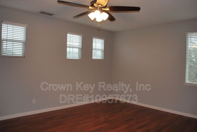 Building Photo - 297 Emory Oak Pl