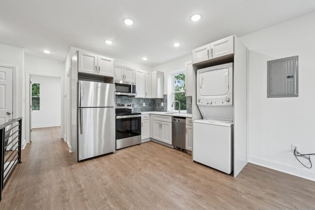 Building Photo - 2534 S 61st St