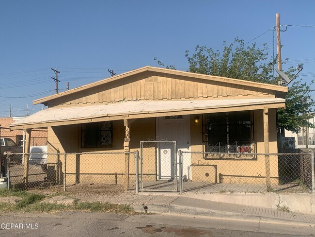 Primary Photo - 119 S Lee St