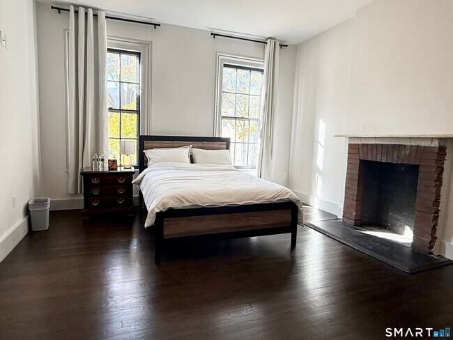 Building Photo - 30 Trumbull St