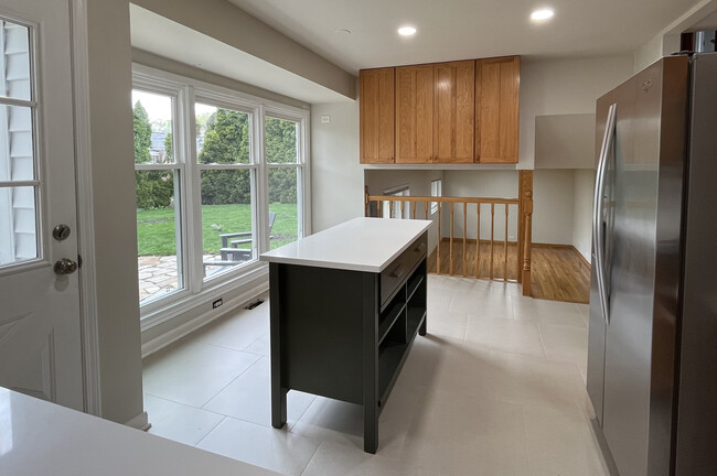 Building Photo - 2020 N Kennicott Dr