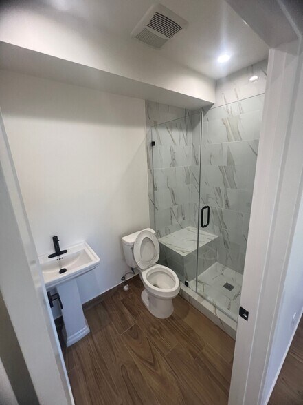 Building Photo - 6903 Fulton Ave