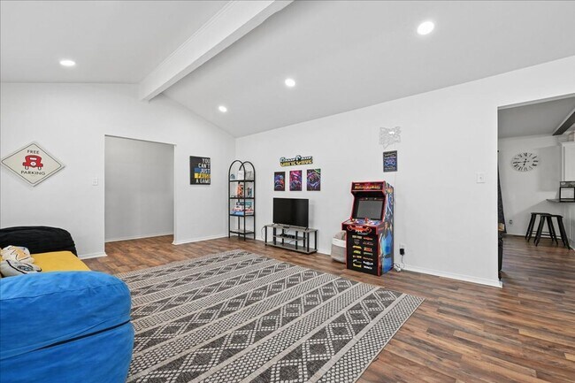 Building Photo - 5752 S 80th E Ave