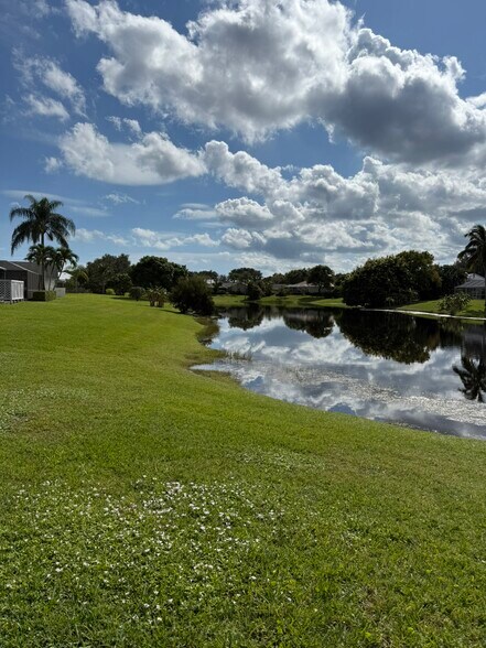 Building Photo - 1998 NE Ginger Ter