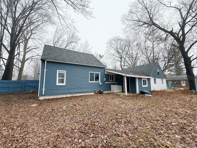 Building Photo - 20500 McKishnie St