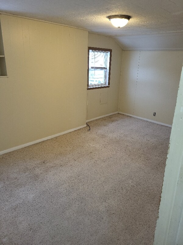 Building Photo - 242 Oakwood St