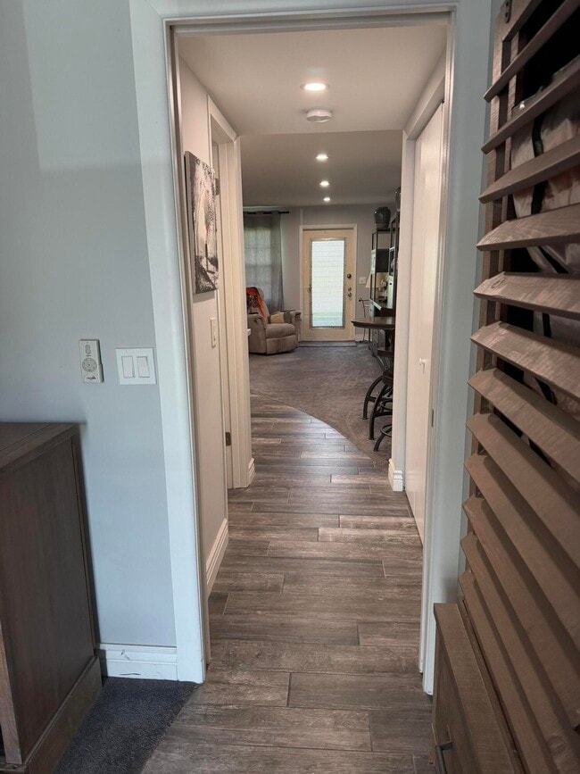 Building Photo - 387 Mansfield I