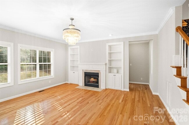 Building Photo - 704 Deercross Ln