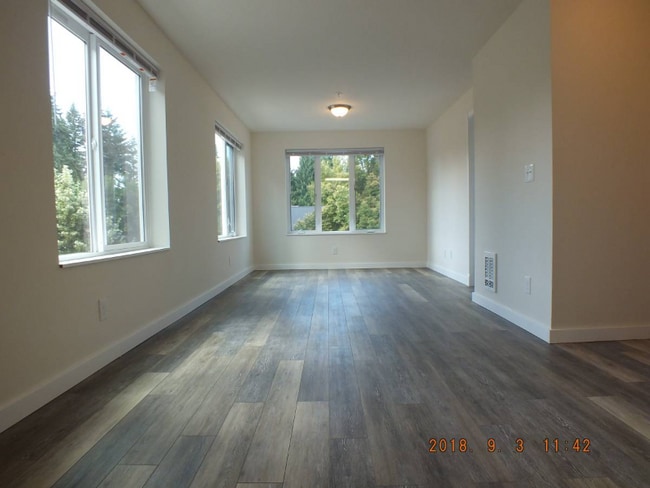 Building Photo - 12544 15th Ave NE