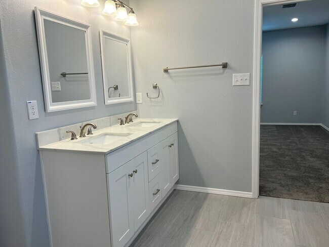 Building Photo - 141 Wright Cove