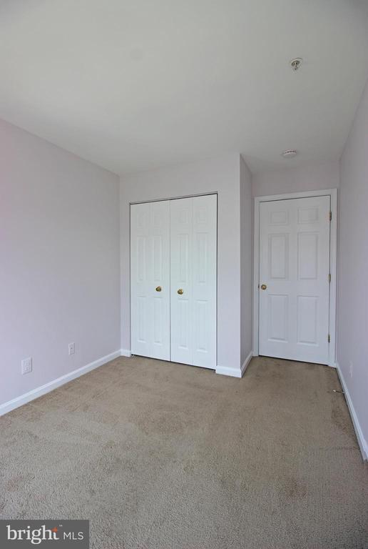Building Photo - 622 Sprite Way