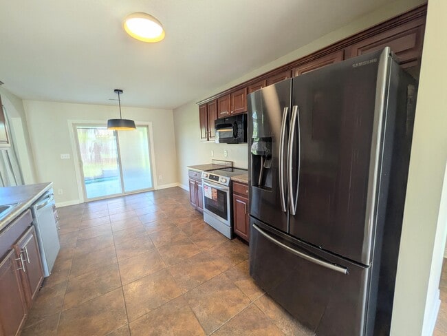 Building Photo - 2601 Quartz Ln