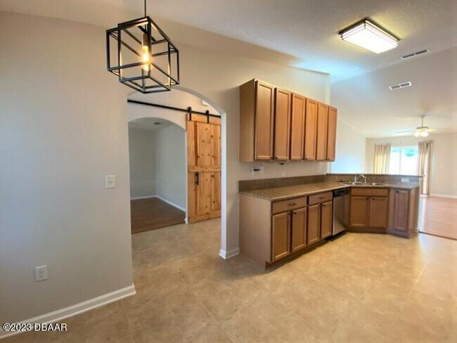 Building Photo - 5345 Peach Blossom Blvd