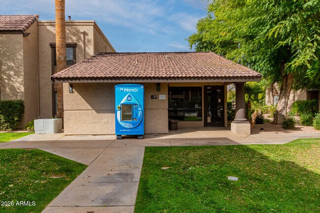 Building Photo - 5995 N 78th St