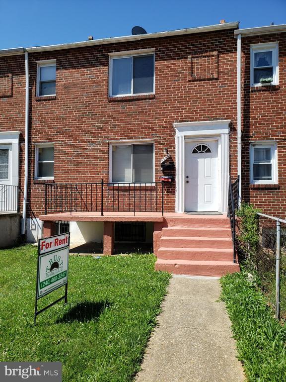 Primary Photo - 5338 Nelson Ave
