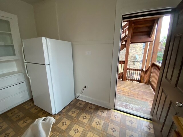 Building Photo - 829 West Cornelia-2W