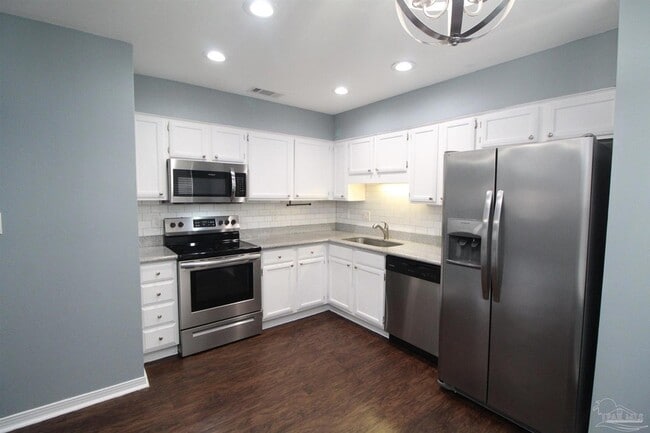 Building Photo - 2709 Chicago Ct