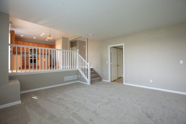 Building Photo - 3232 Chase Dr