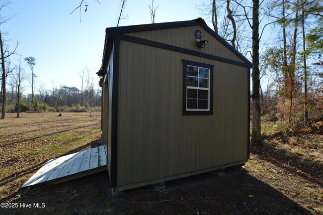 Building Photo - 1527 Catherine Lake Rd
