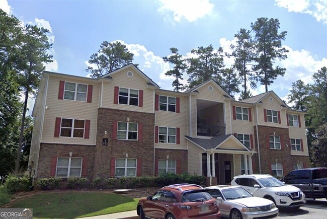 Building Photo - Spacious 2nd Floor Condo in Lithonia, Georgia -- Vouchers Accepted