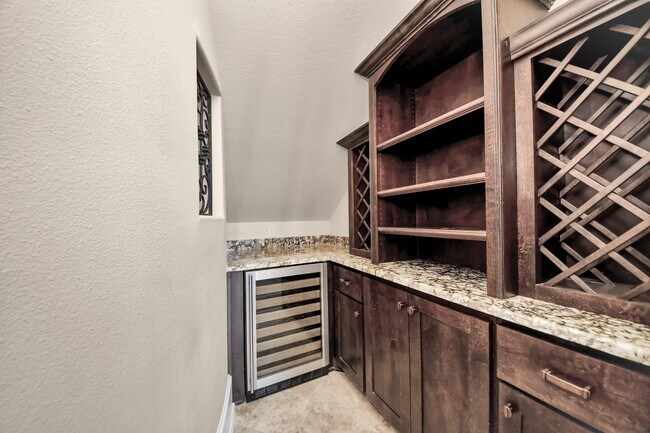 Building Photo - 25627 Fleming Lodge Ln