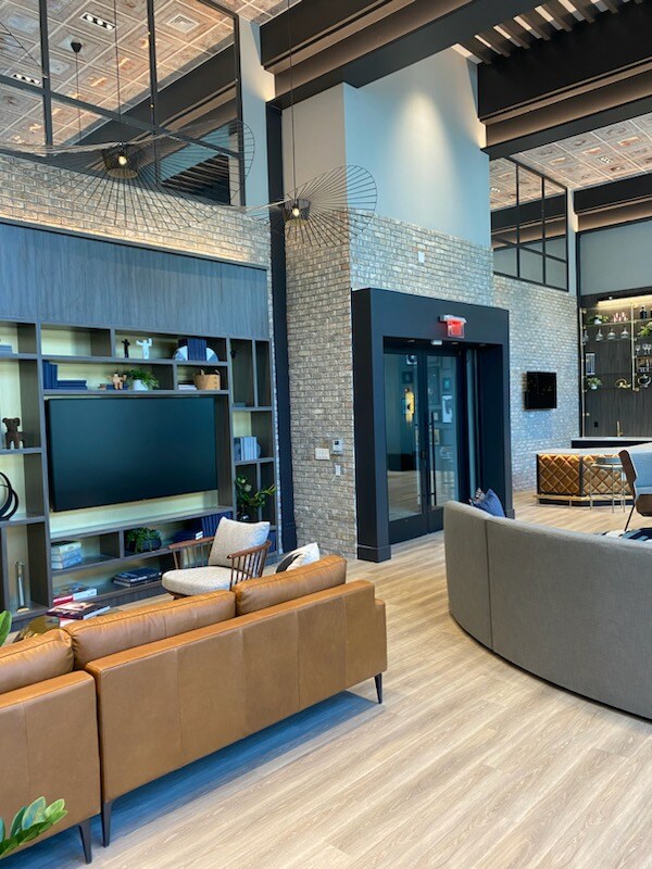 Building Photo - 86 Midtown Bridge St